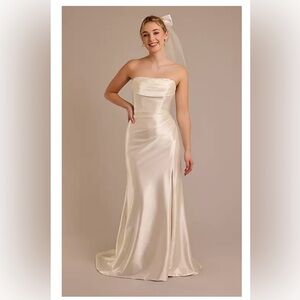 David’s Bridal Strapless sculpting satin mermaid wedding dress